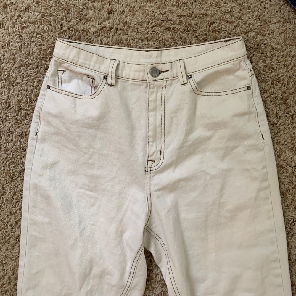 BDG urban outfitters white mom high rise jeans✨💜